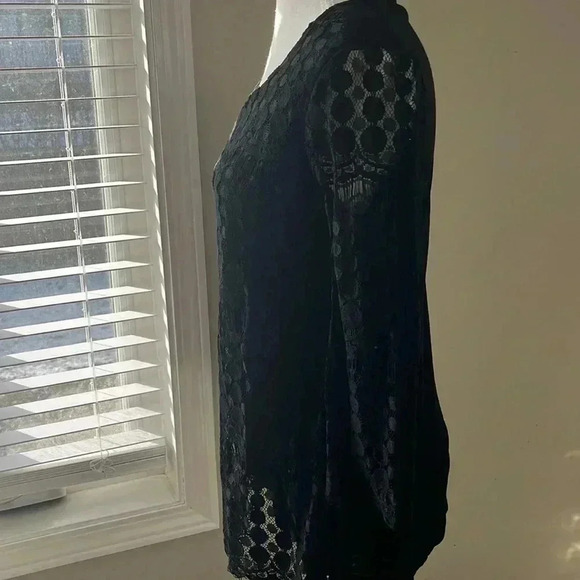 ❤️2/$30❤️[S]Solitaire Black Laced  3/4 Sleeve Crew Neck Blouser - Picture 3 of 5